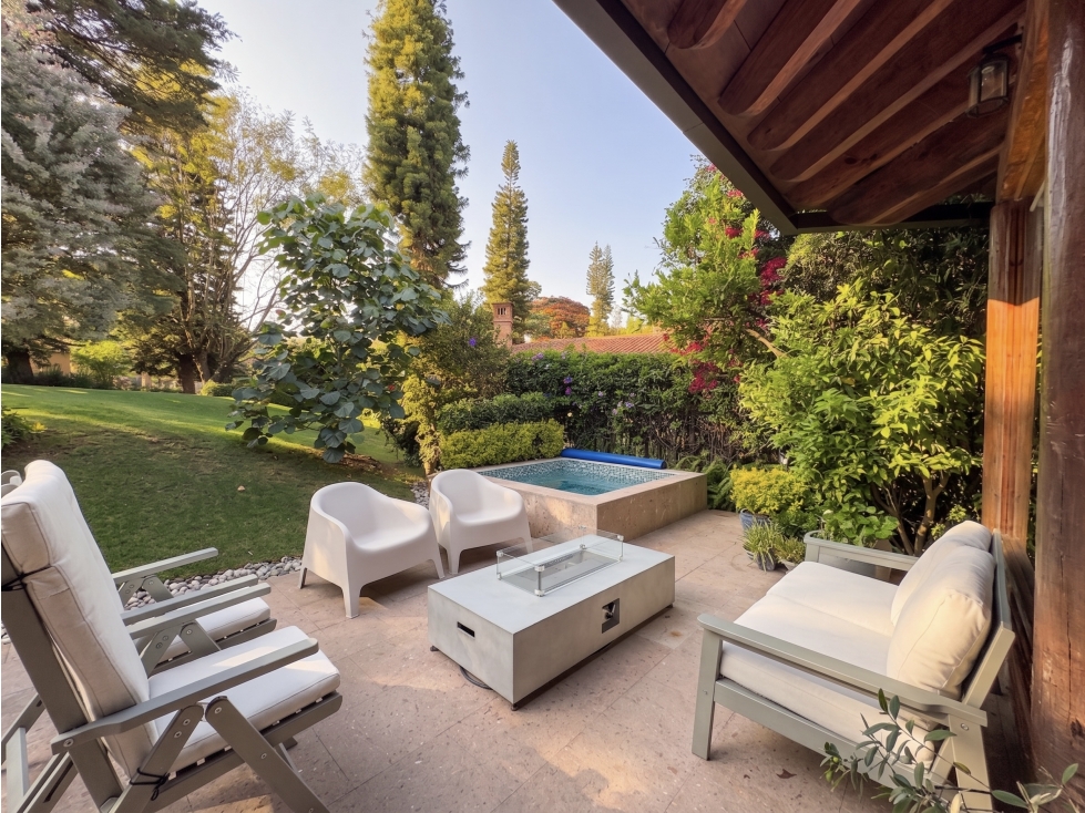 CASA EN VENTA | CLUB DE GOLF AVÁNDARO | JACUZZI | ALBERCA — foto 2