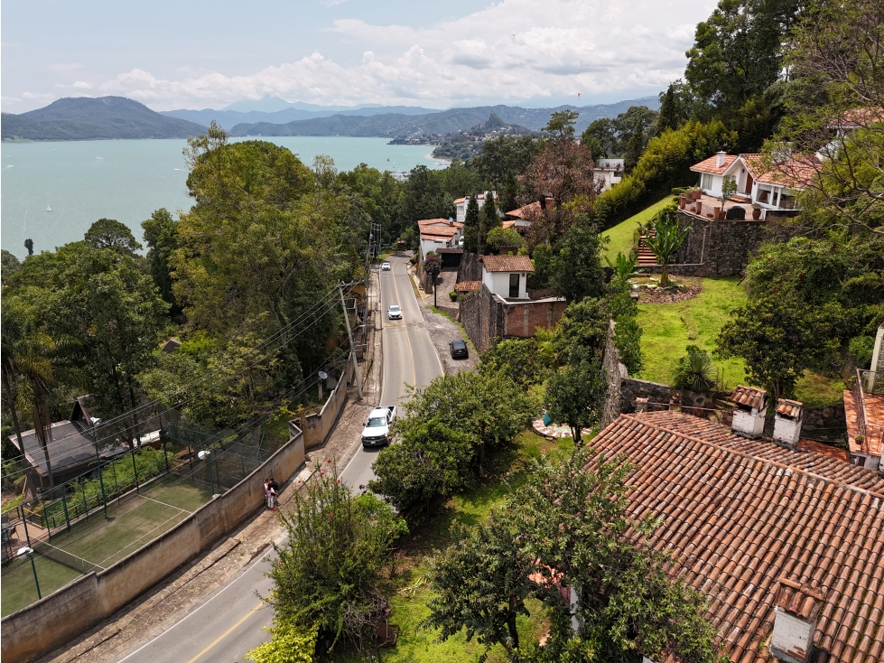 TERRENO EN VENTA | EN AVANDARO | VISTA PANORAMICA | BOSQUE Y LAGO — foto 2
