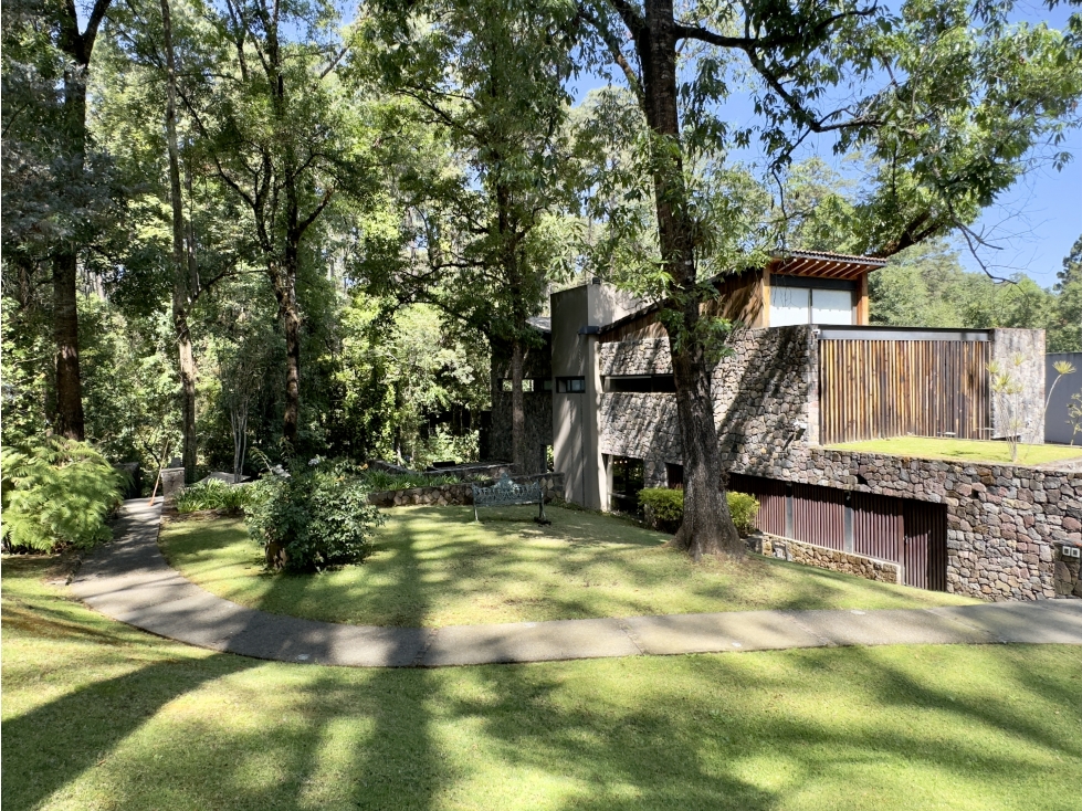 CASA EN VENTA EN AVANDARO, VALLE DE BRAVO | AMUEBLADA