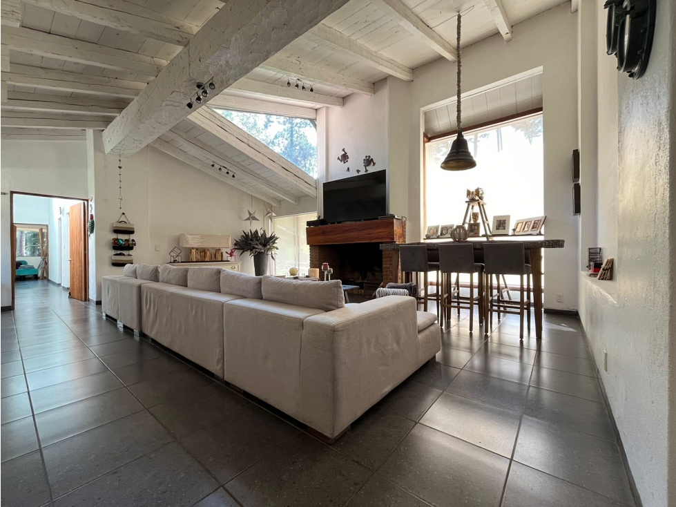 CASA EN VENTA I ALBERCA I JACUZZI I AMPLIO JARDIN I AVANDARO — foto 2