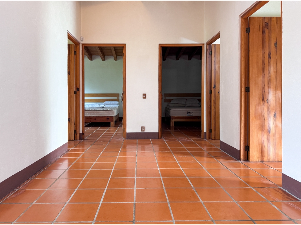 CASA EN RENTA CERRO GORDO | VALLE DE BRAVO | AVÁNDARO | JARDIN PLANO — foto 4