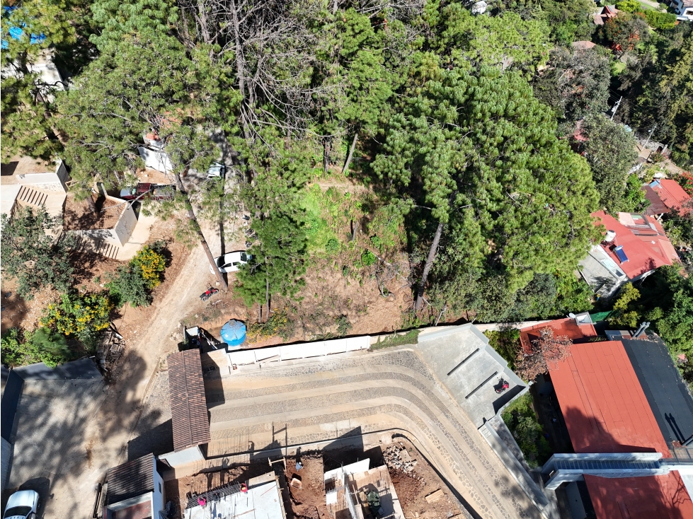 TERRENO EN AVÁNDARO, VALLE DE BRAVO | 1,133 M2 | VISTA A LAS MONTAÑAS — foto 3
