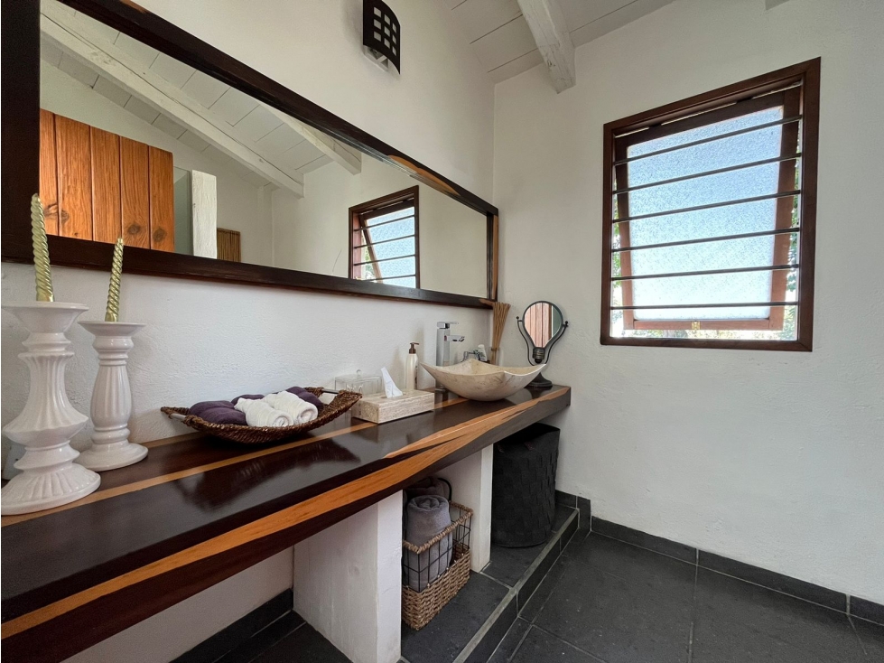 CASA EN VENTA I ALBERCA I JACUZZI I AMPLIO JARDIN I AVANDARO — foto 5