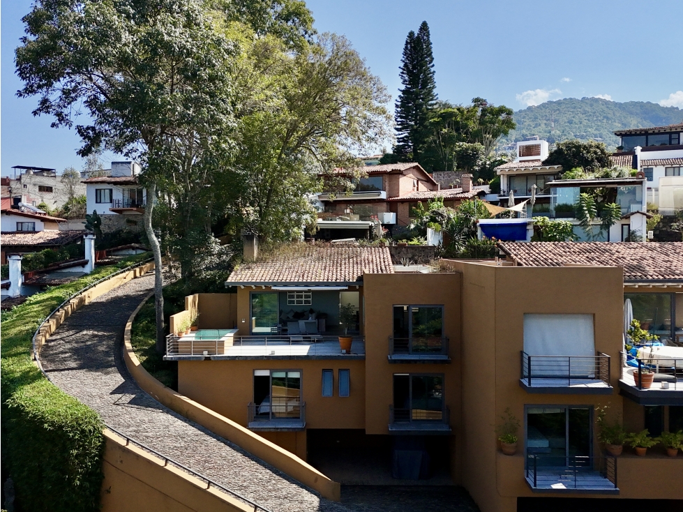 CASA EN VENTA I CONDOMINIO I VISTA AL LAGO I ALBERCA I VALLE DE BRAVO