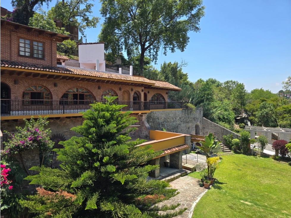 CASA EN VENTA | EN EL CORAZON DE VALLE DE BRAVO