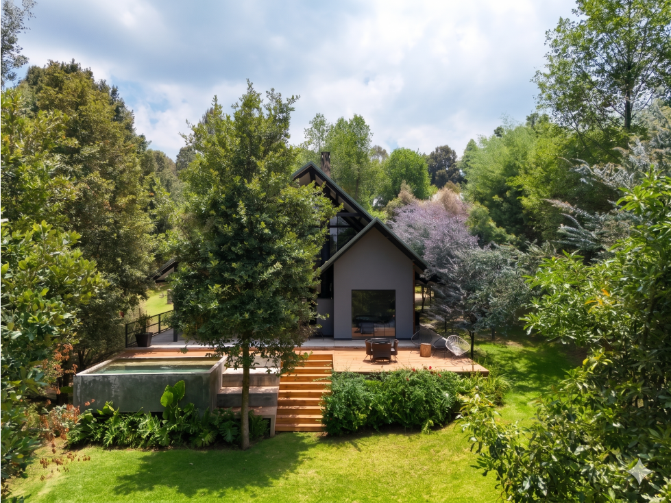 CASA EN VENTA | SAN SIMÓN | VALLE DE BRAVO | JARDIN