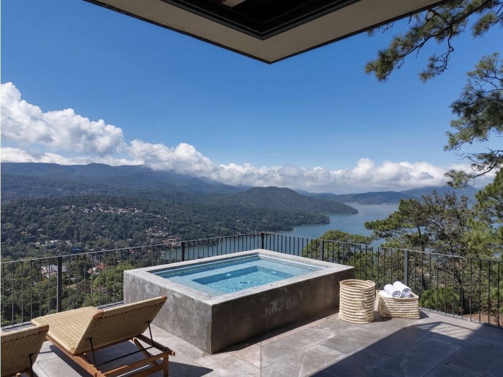 CASA EN VENTA | VALLE DE BRAVO | | VISTAS AL LAGO | CON BOSQUE