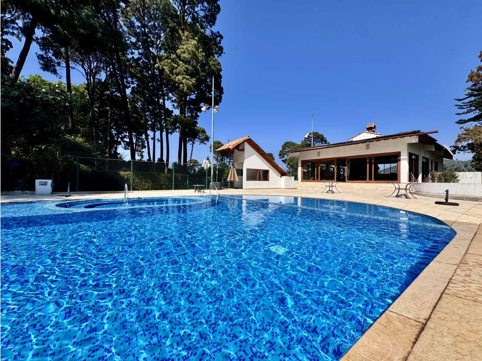 CASA EN RENTA | AVANDARO | CONDOMINIO | AMUEBLADA
