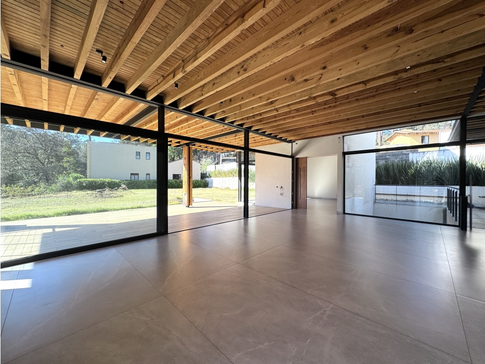 CASA EN VENTA EN AVANDARO | JARDIN | JACUZZI | CONDOMINIO — foto 2