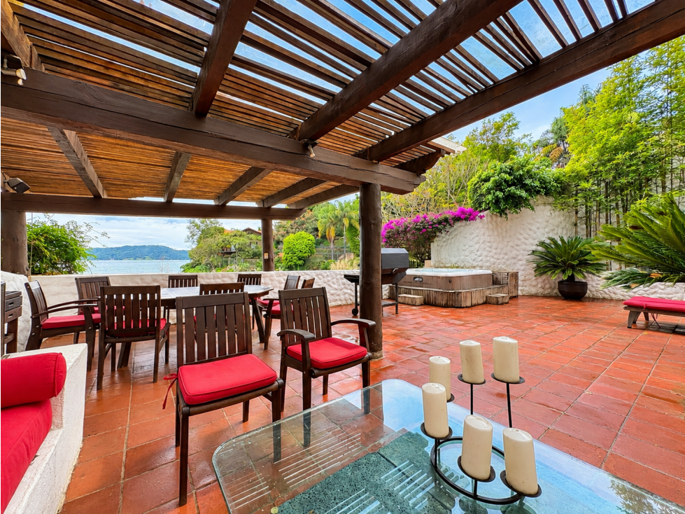 CASA EN RENTA | AMUEBLADA | VALLE DE BRAVO | CLUB Y ACCESO AL LAGO — foto 2
