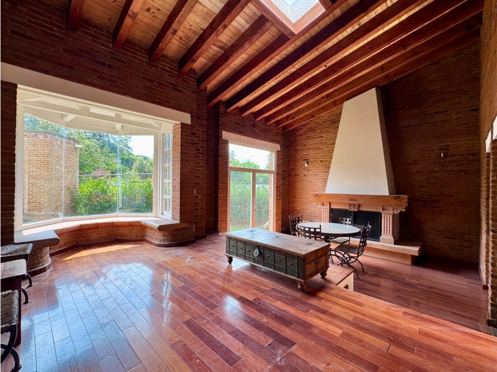 CASA EN RENTA EN AVANDARO I SEMIAMUEBLADA I ALBERCA I JARDIN — foto 5