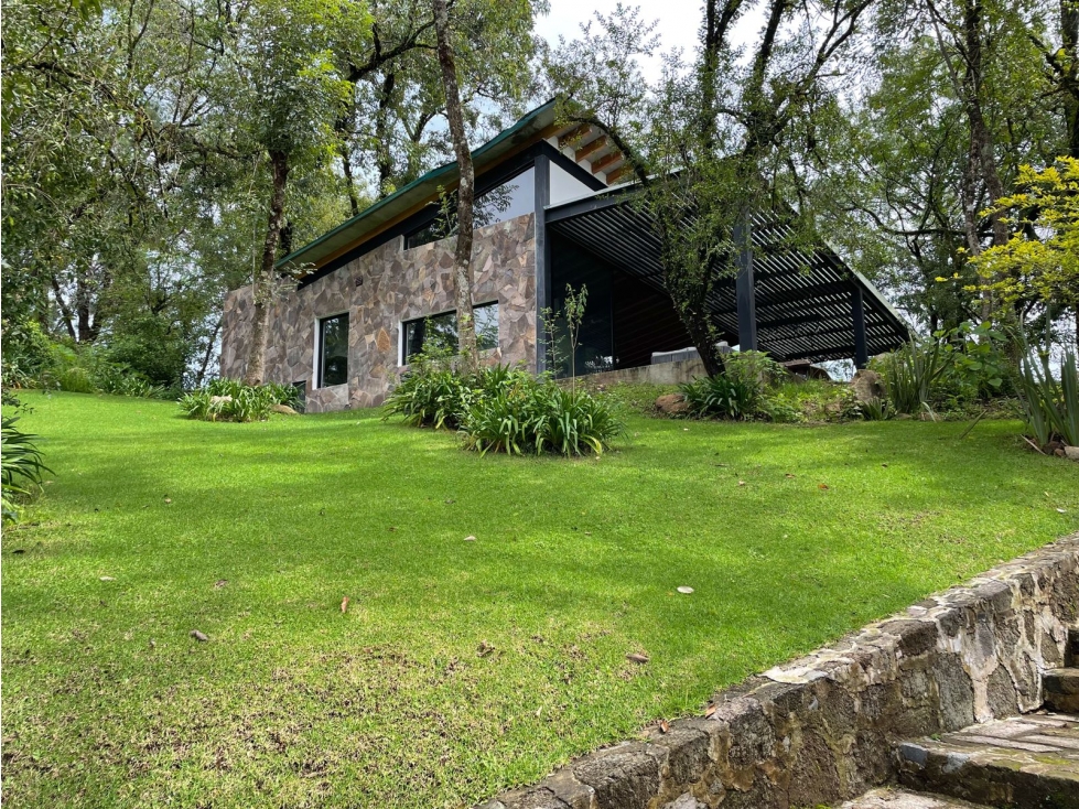 CASA EN VENTA | CERCA DEL CLUB DE GOLF | 3,890 m2 | AVÁNDARO