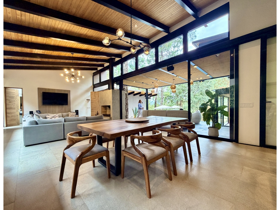 CASA EN VENTA | AVANDARO | ALBERCA | VISTA AL BOSQUE - 3