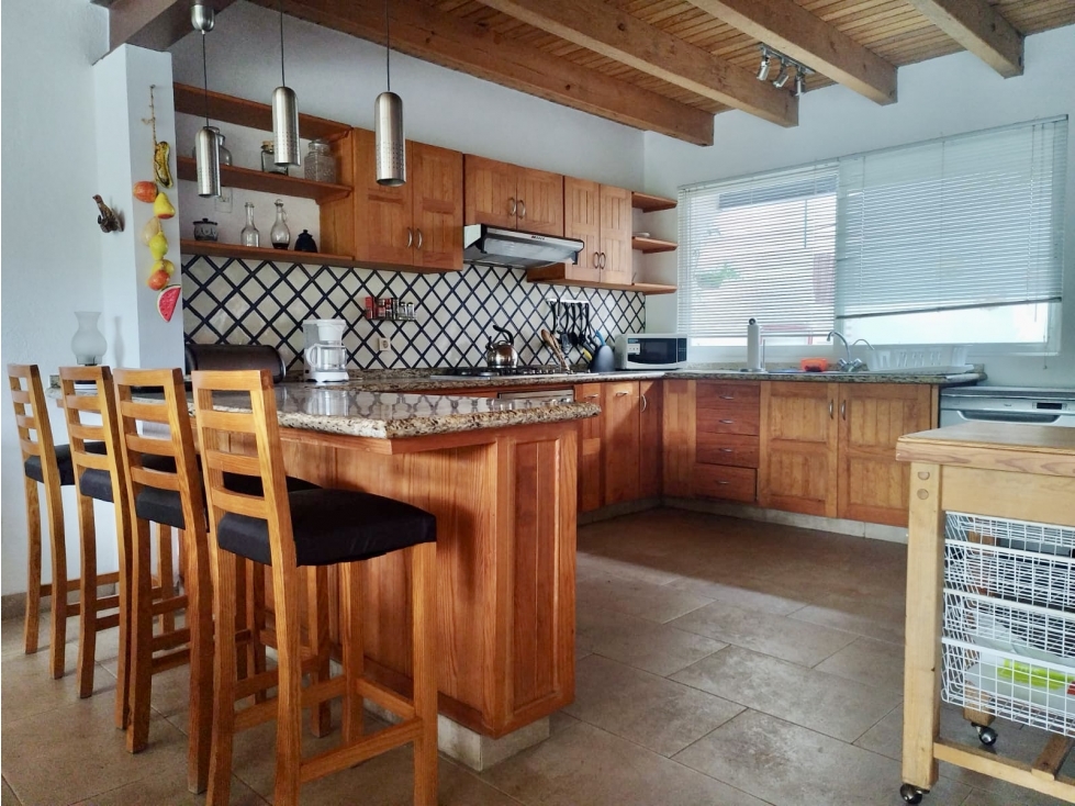 CASA EN RENTA | AMUEBLADA | JACUZZI Y JARDIN | VISTA AL LAGO — foto 4