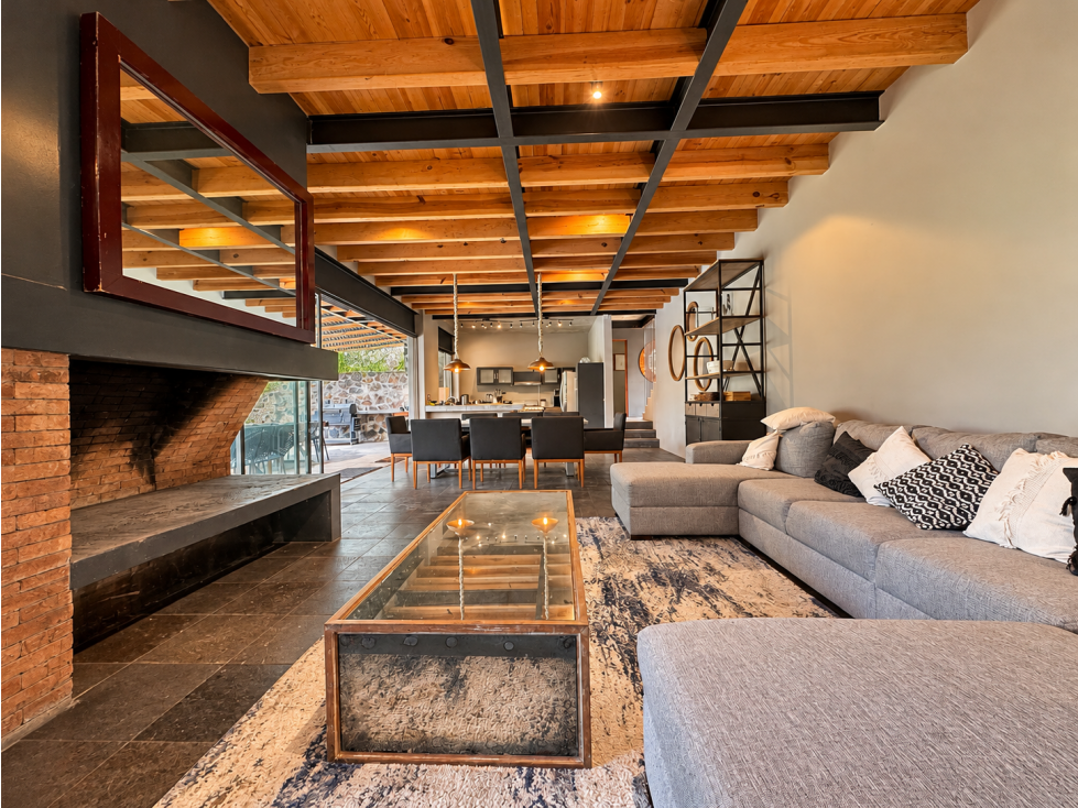 CASA EN RENTA | AMUEBLADA | AVANDARO | JACUZZI Y JARDIN — foto 5