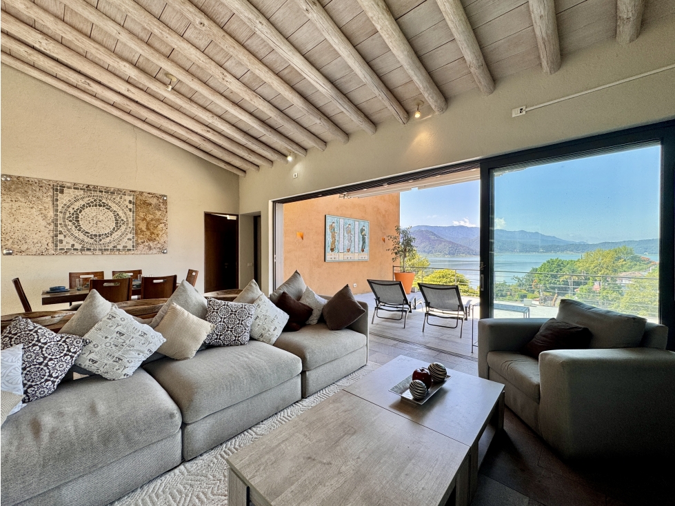 CASA EN VENTA I CONDOMINIO I VISTA AL LAGO I ALBERCA I VALLE DE BRAVO — foto 2