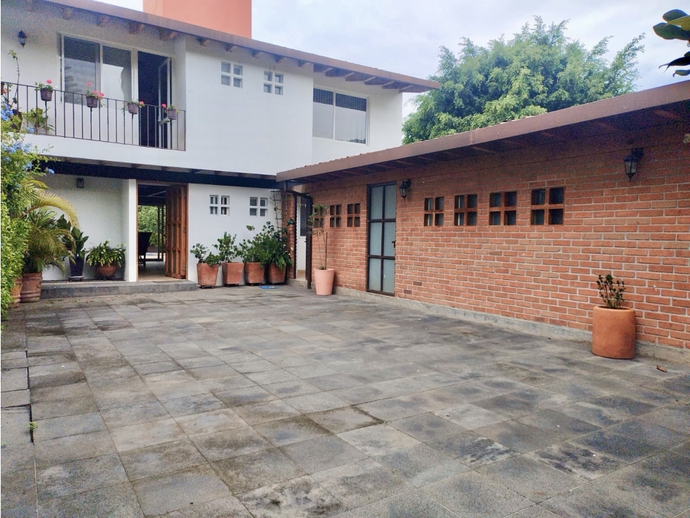 CASA EN RENTA | AMUEBLADA | JACUZZI Y JARDIN | VISTA AL LAGO — foto 2