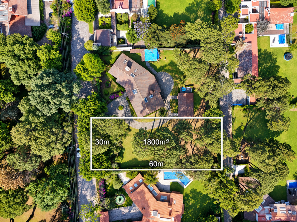 TERRENO EN VENTA | AVÁNDARO | 1,800 m2 | VALLE DE BRAVO