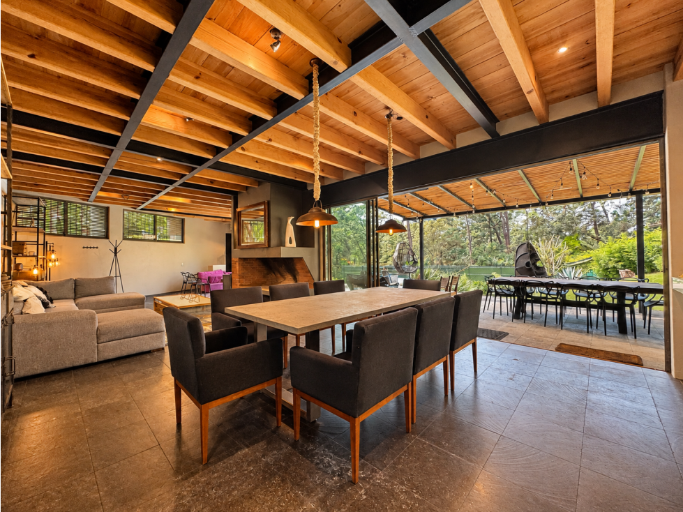 CASA EN RENTA | AMUEBLADA | AVANDARO | JACUZZI Y JARDIN — foto 4