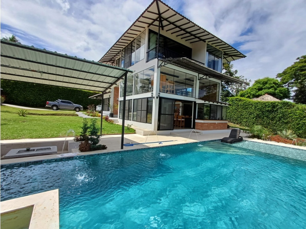 CASA CAMPESTRE EN CONJUNTO EL CAIMO ARMENIA Q.