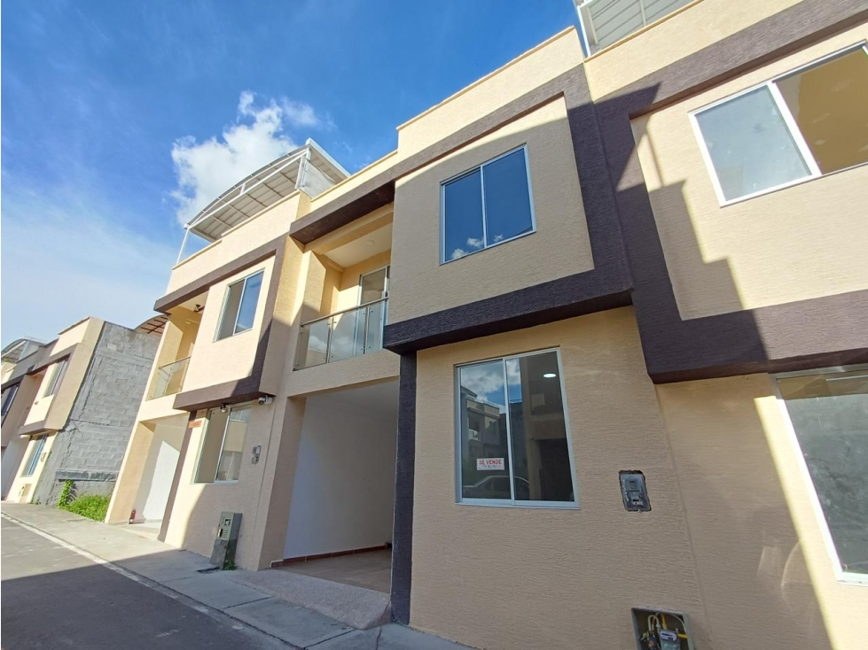 CASA EN VENTA EN CONJUNTO MONTENEGRO QUINDIO