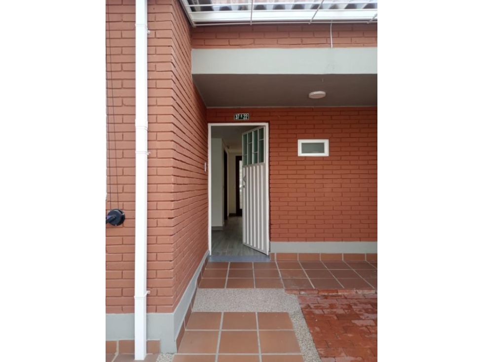 VENDO HERMOSA CASA VILLA INES - AP — foto 2