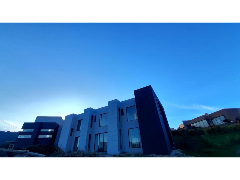 VENDO MODERNA CASA ALTOS DE YERBABUENA - JA — foto 6