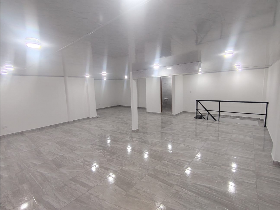 ARRIENDO EXCELENTE LOCAL CENTRO - AP