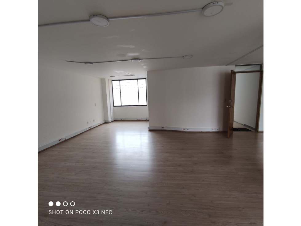 VENDO/ARRIENDO OFICINA 110 M2 EN CRA 14 CON 79 -JA — foto 2