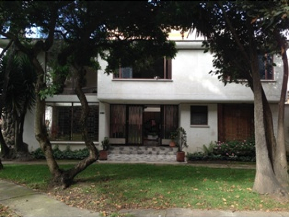 VENDO HERMOSA CASA SANTA BARBARA - AP