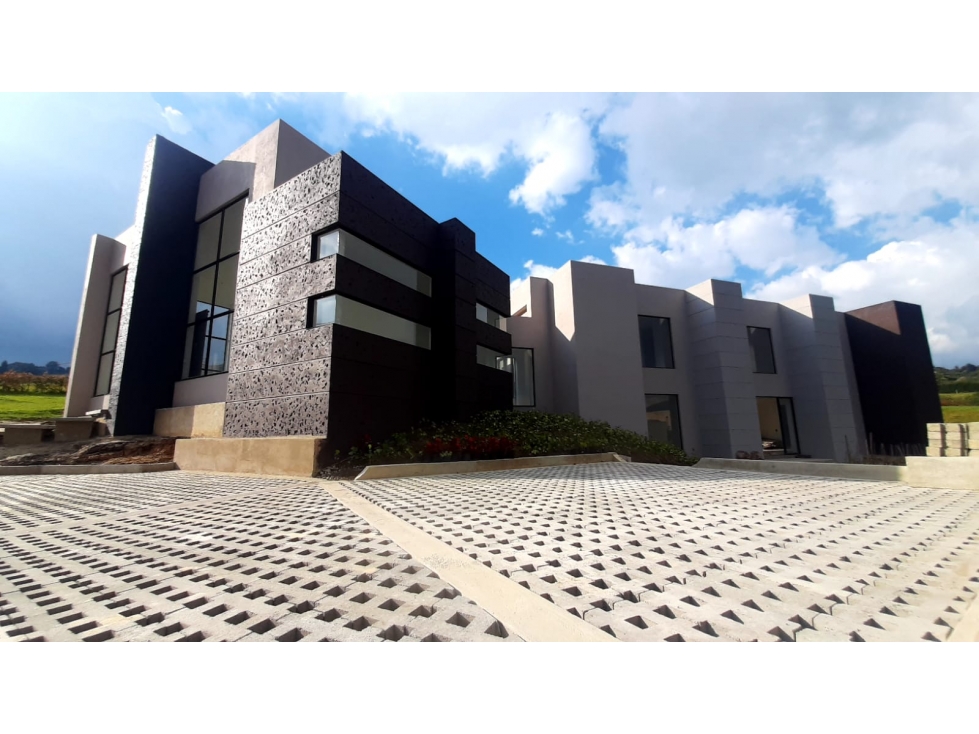 VENDO MODERNA CASA ALTOS DE YERBABUENA - JA — foto 5