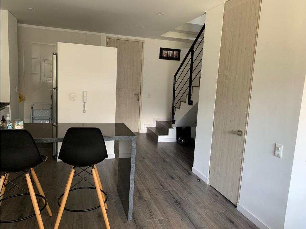 ARRIENDO APTO DUPLEX AMOBLADO 90 M2 STA PAULA -JAP — foto 5