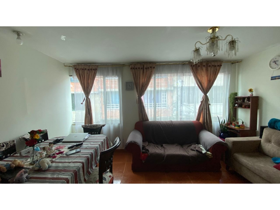 VENDO EDIFICIO CON 4 APARTAMENTOS RENTANDO EN ENGATIVÁ 0V — foto 3