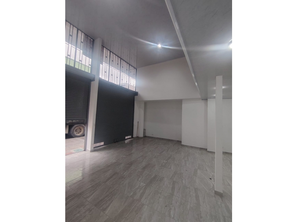 ARRIENDO EXCELENTE LOCAL CENTRO - AP — foto 3