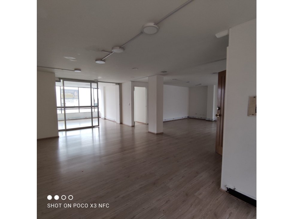 VENDO/ARRIENDO OFICINA 110 M2 ANTIGUO COUNTRY -JA