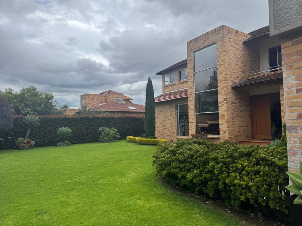 VENTA CASA 335 M2 CONST, LOTE 1050 M MILLA DE ORO CAJICA-JA