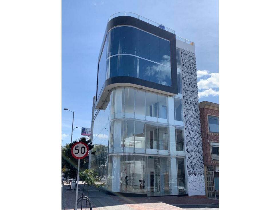 VENDO EXCELENTE EDIFICIO DE OFICINAS PARA ESTRENAR- AP — foto 2