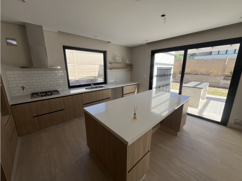 Casa en Venta 226 m2 en B° Mendoza Norte, Las Heras - 2
