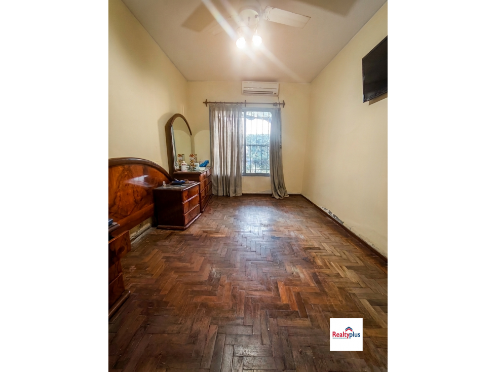 Casa en Venta tres dormitorios a cuadra San martín, Godoy Cruz - 4