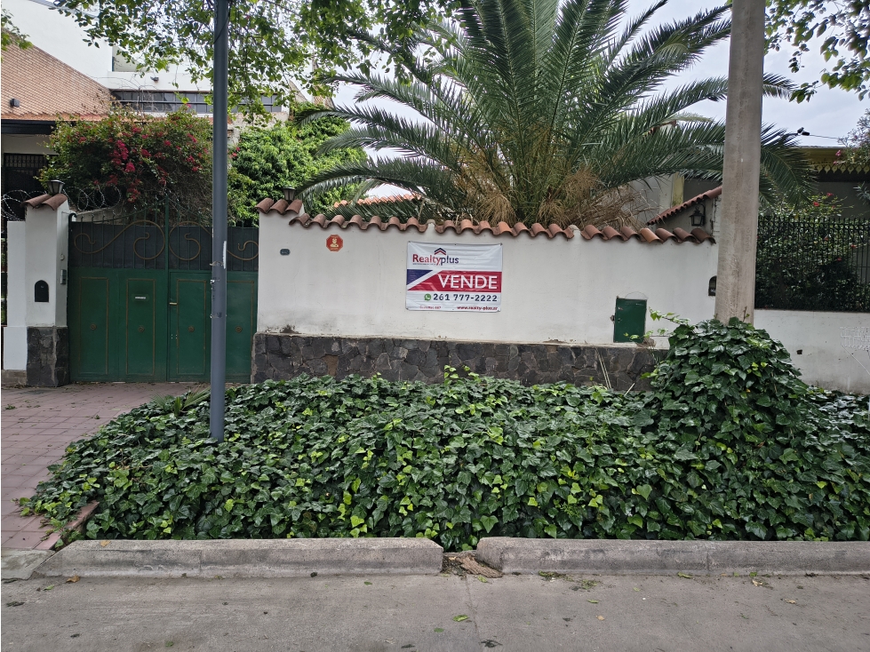 Excelente Terreno en Ciudad de Mendoza. Ideal para construir tu casa. - 1