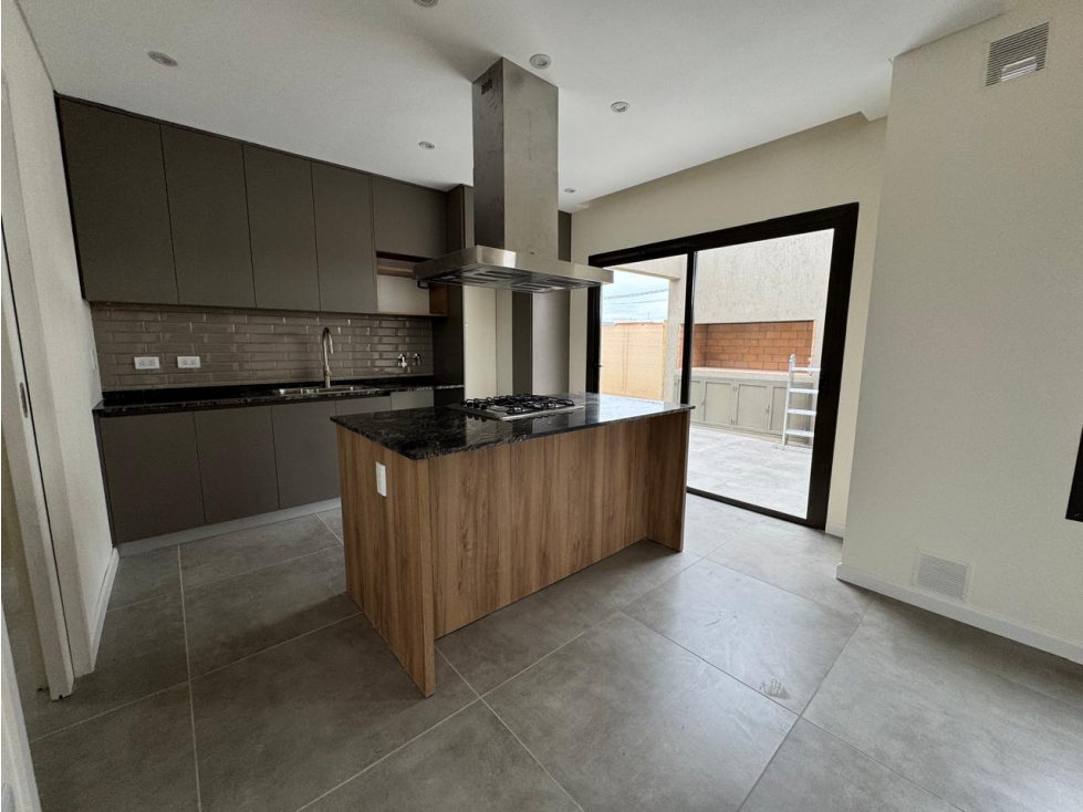 Casa en venta a estrenar en Barrio privado Lar de Terrada Luján-Maipú - 2