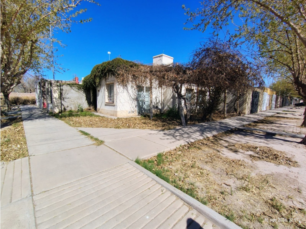 Casa esquina en Venta, 2 dormitorios, Las Heras - 1