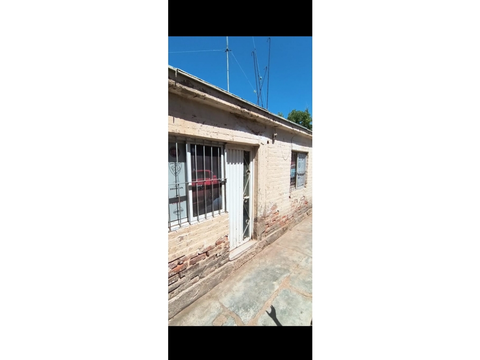 Galpón con casa independiente en Venta sobre calle Mitre, Guaymallén - 2