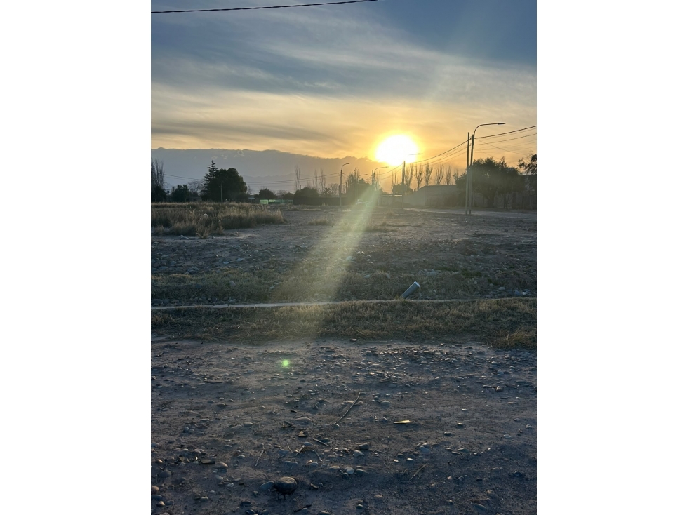 Lote esquina en venta en Rusell Maipu en barrio abierto - 1