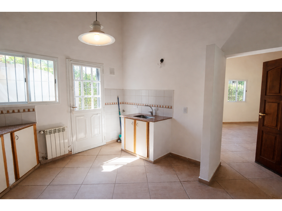 VENTA CASA UNA HABITACIÓN CHACRAS DE CORIA - 2