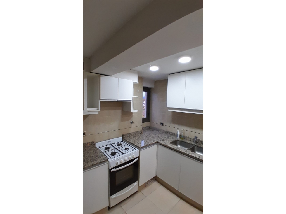 Departamento en Venta de 2 hab. con cochera, B° Bombal Godoy Cruz - 3