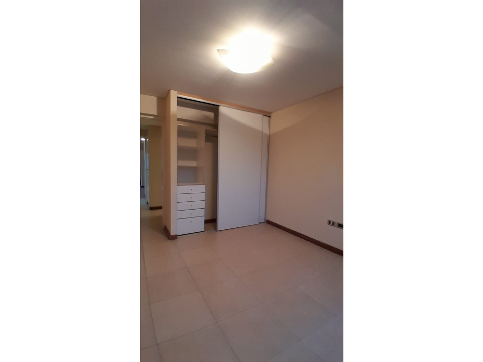 Departamento en Venta de 2 hab. con cochera, B° Bombal Godoy Cruz - 6