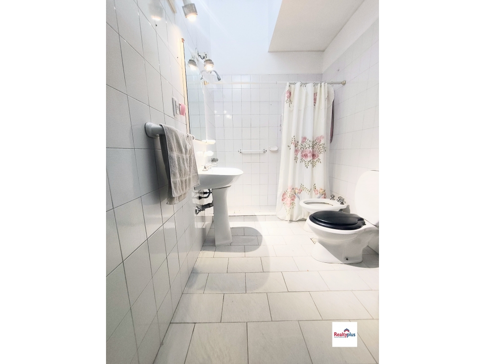 Casa en Venta tres dormitorios a cuadra San martín, Godoy Cruz - 2