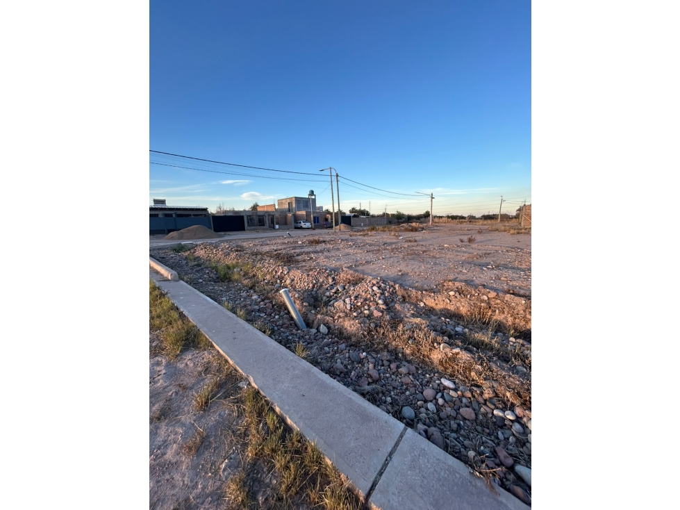 Lote esquina en venta en Rusell Maipu en barrio abierto - 2