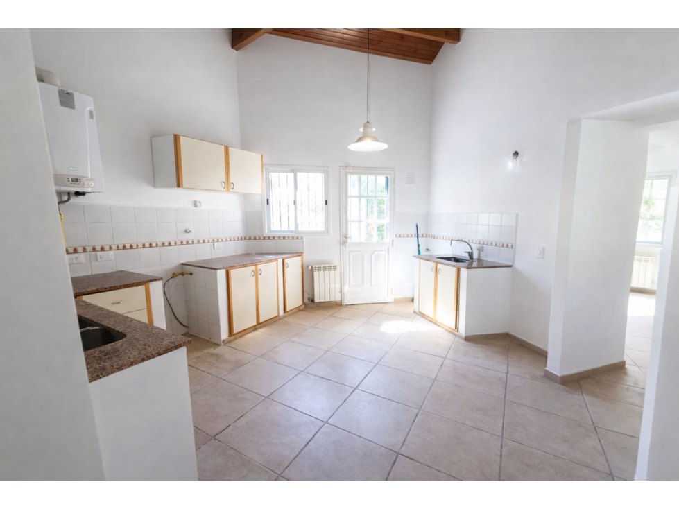 VENTA CASA UNA HABITACIÓN CHACRAS DE CORIA - 4